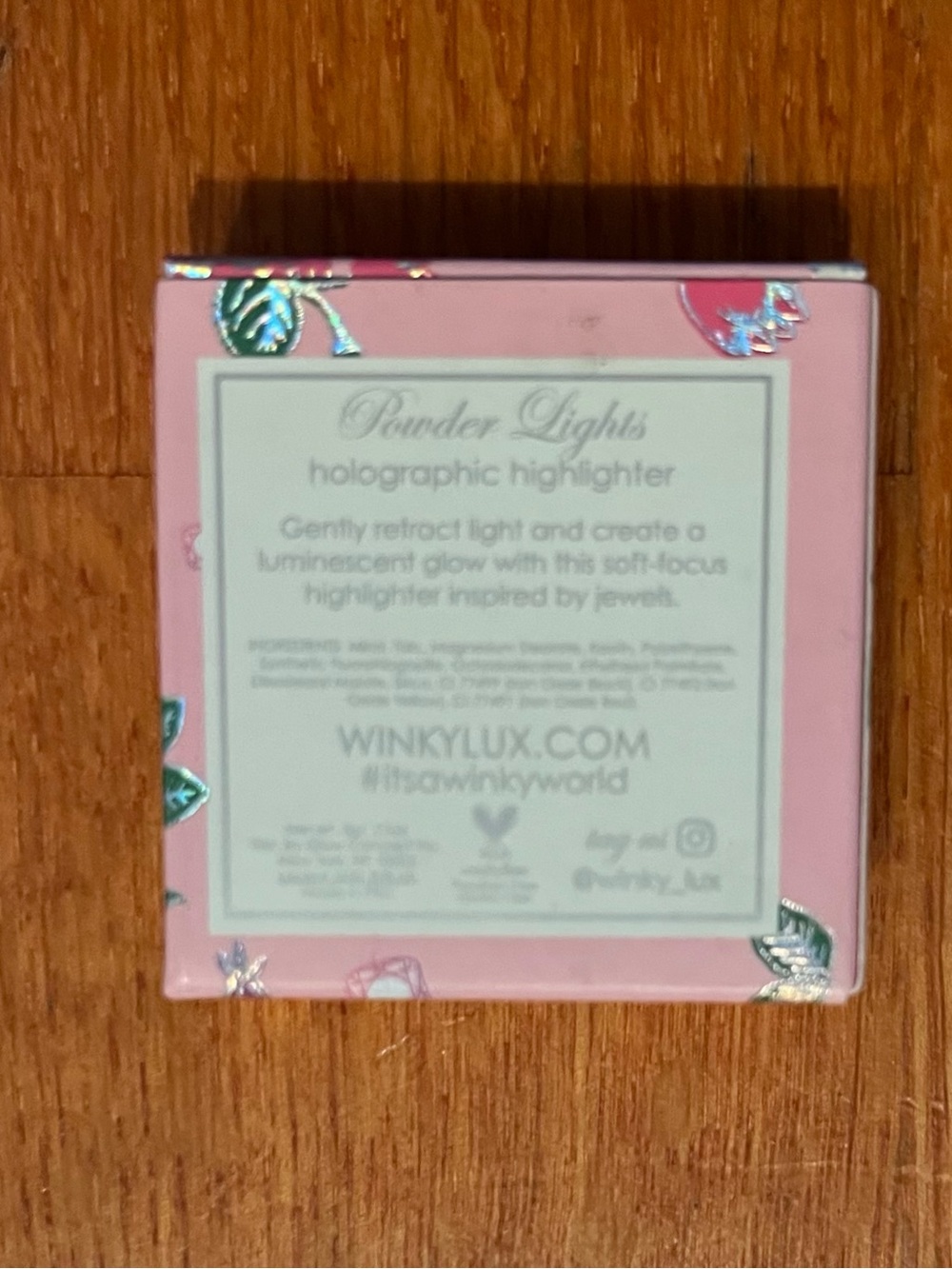WINKY LUX Champagne Holographic Highlighter “Powder Lights” - Picture 3 of 3